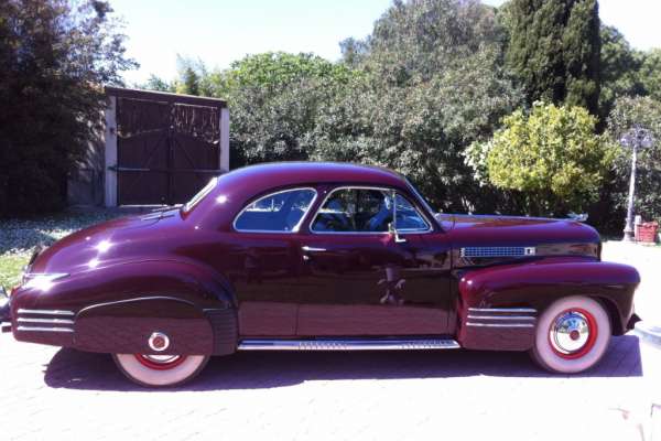 Cadillac 1941  Cadillac Sixty-One Coupe VENDU Motors V8