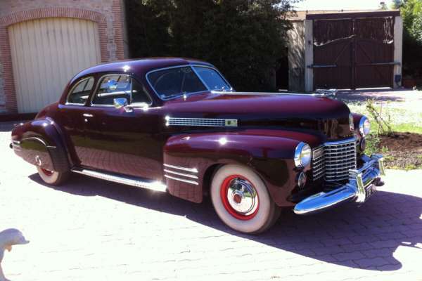 Cadillac 1941  Cadillac Sixty-One Coupe VENDU Motors V8