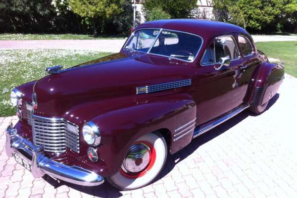 Cadillac 1941  Cadillac Sixty-One Coupe VENDU Motors V8