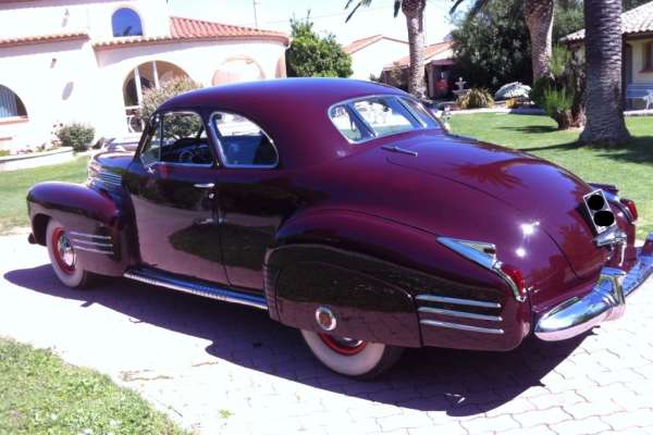 Cadillac 1941  Cadillac Sixty-One Coupe VENDU Motors V8