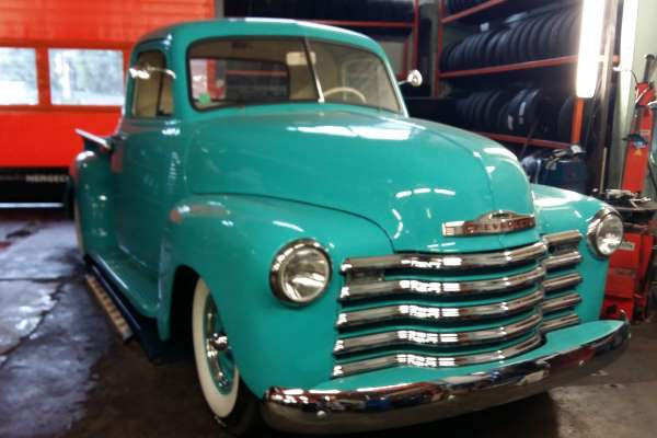 Chevrolet truck 3100 1953  VENDU Motors V8