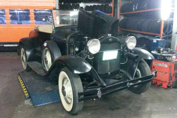 ford 1930 roadster  VENDU Motors V8