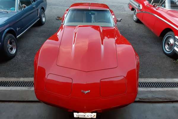 Chevrolet Corvette 1977 VENDU Motors V8