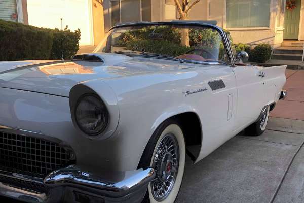 Ford Thunderbird I Classic Birds 1957  VENDU Motors V8