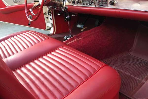 Ford Thunderbird I Classic Birds 1957  VENDU Motors V8