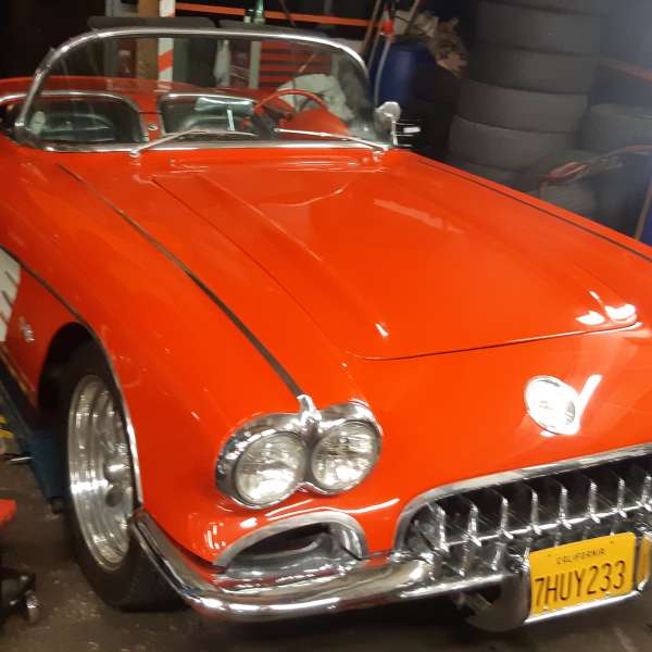 IMPORT Chevrolet Corvette 1959  motors v8