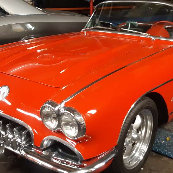 IMPORT Chevrolet Corvette 1959  motors v8