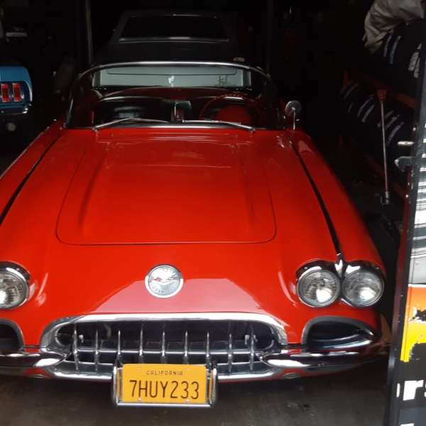 IMPORT Chevrolet Corvette 1959  motors v8