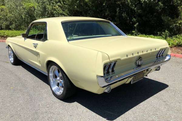 Ford Mustang 1967 VENDU Motors V8