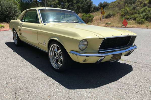 Ford Mustang 1967 VENDU Motors V8