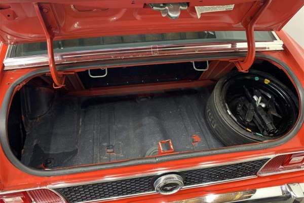 FORD MUSTANG 1973 FASTBACK Motors V8