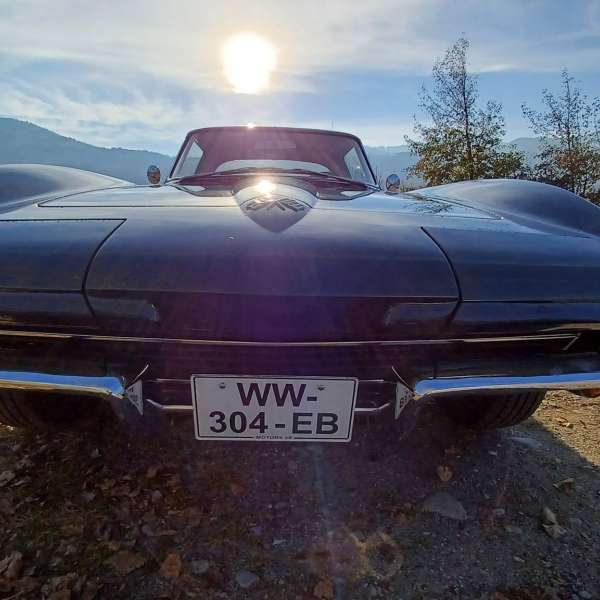 Chevrolet Corvette C2 1965 motors v8