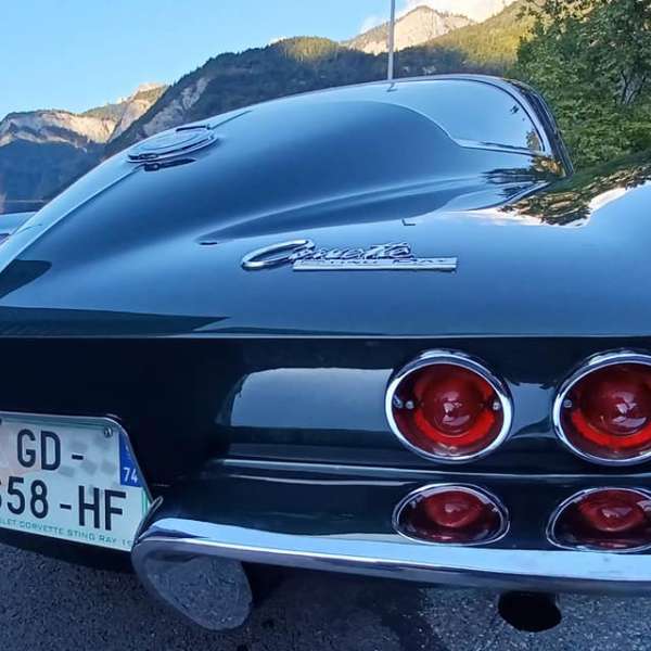 Chevrolet Corvette C2 1965 motors v8