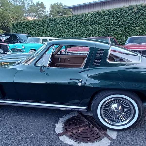 Chevrolet Corvette C2 1965 motors v8