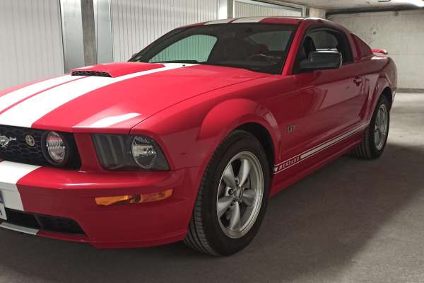 FORD Mustang 2006 Motors V8