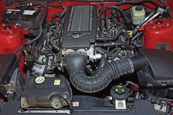 FORD Mustang 2006 Motors V8
