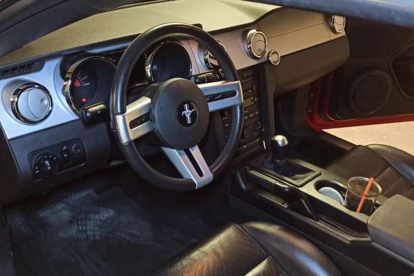 FORD Mustang 2006 Motors V8