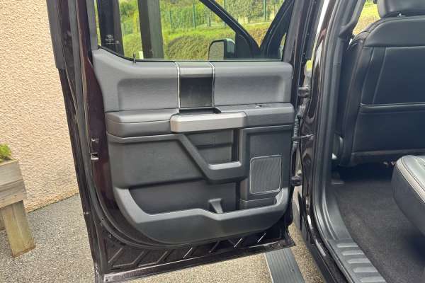 Marque : Ford F 150  V6 3.5l  Année :  2019 Motors V8