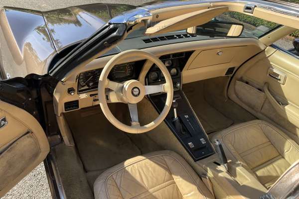 Chevrolet Corvette 1978 Motors V8